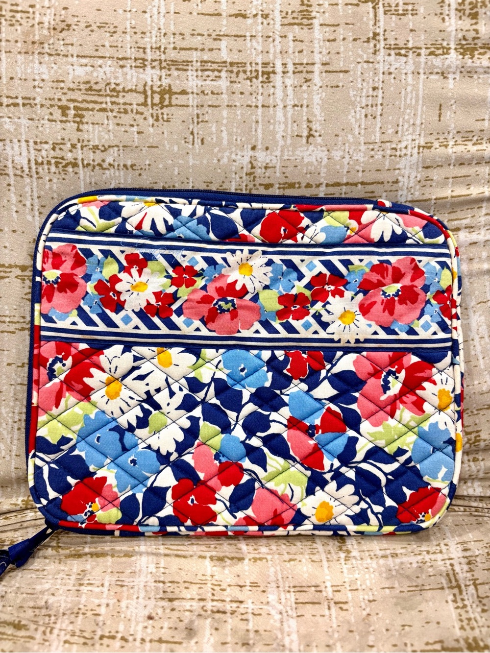 Vera bradley tablet or ipad zipper case retired summer cottage(2012]